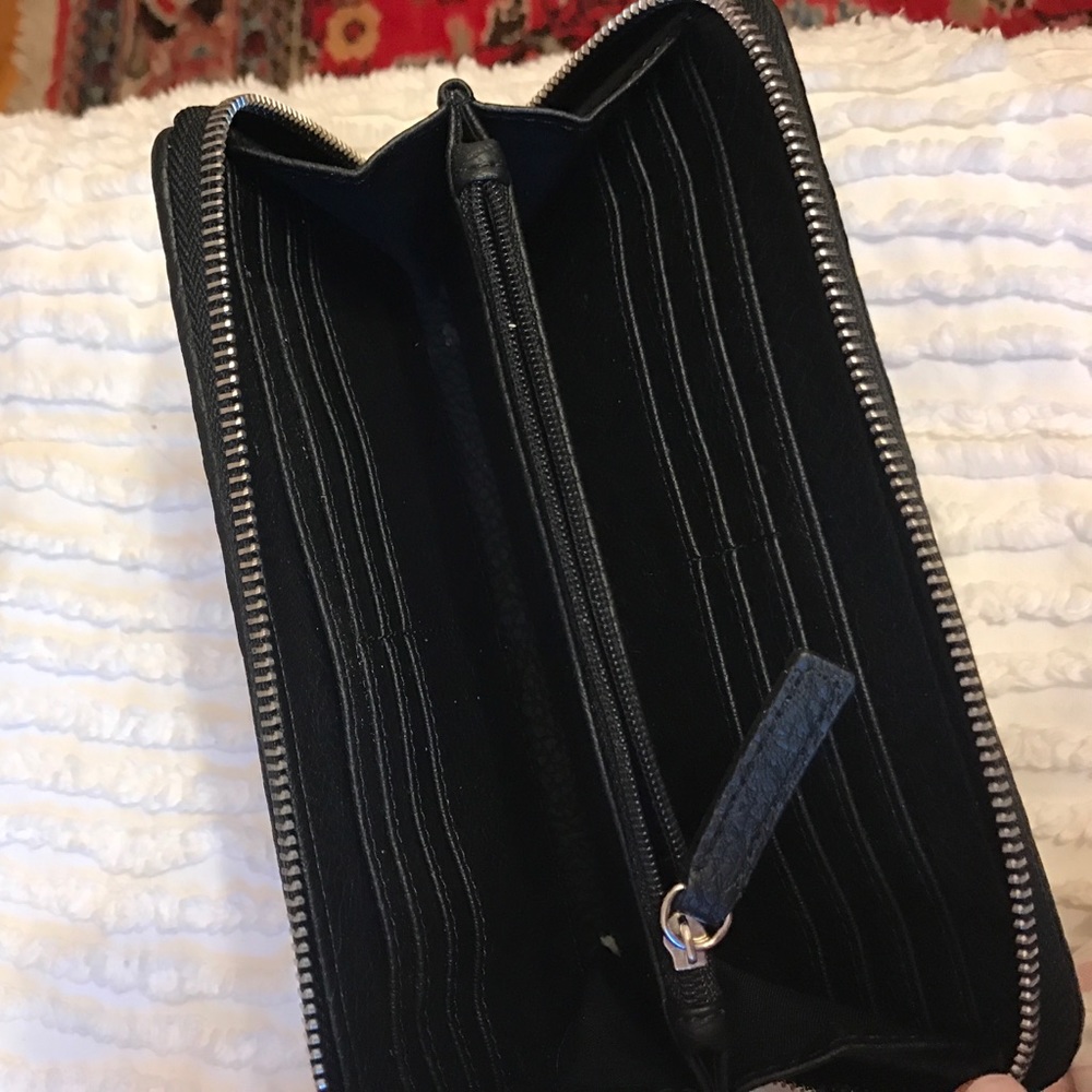 Calvin Klein Wallet - Picture 3 of 3