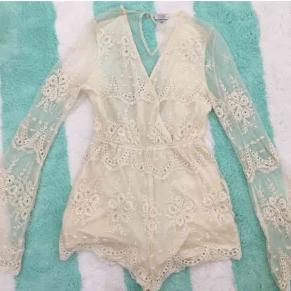 ❌❌❌SOLD Tobi lace Romper