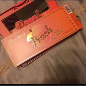 Too Faced Sweet Peach Palette