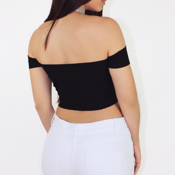 🆕BLK CELINE CROP TOP - Picture 2 of 2