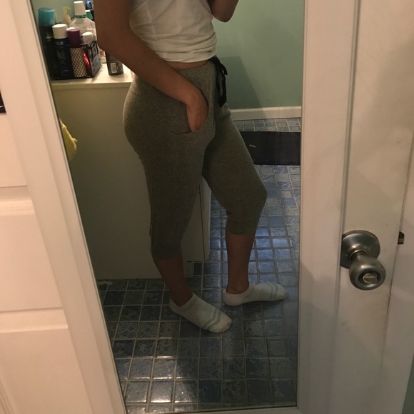 Soft Capri joggers - Picture 2 of 2