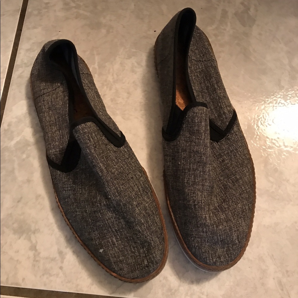Men's comfy flats