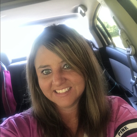 Meet your Posher, Erin - Picture 1 of 1