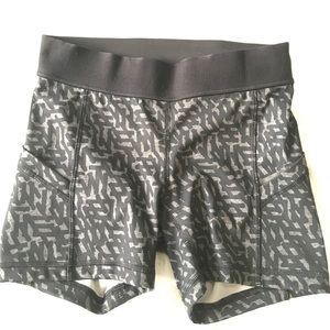 Lululemon bike short with side pockets size 4