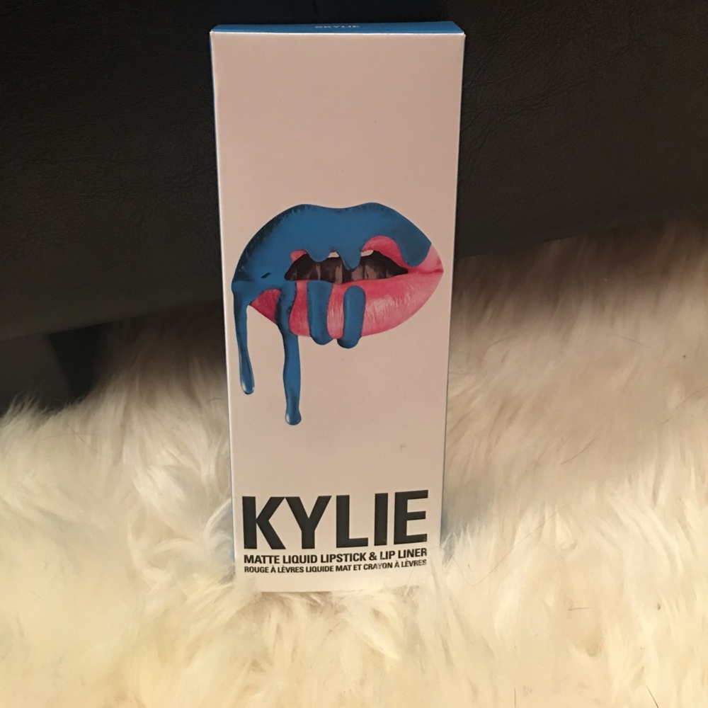 Kylie matte liquid lipstick & liner