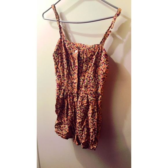 Floral romper - Picture 1 of 3