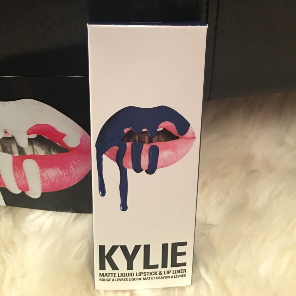 Kylie matte liquid lipstick & liner