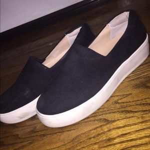 Steve Madden black platform slip ons