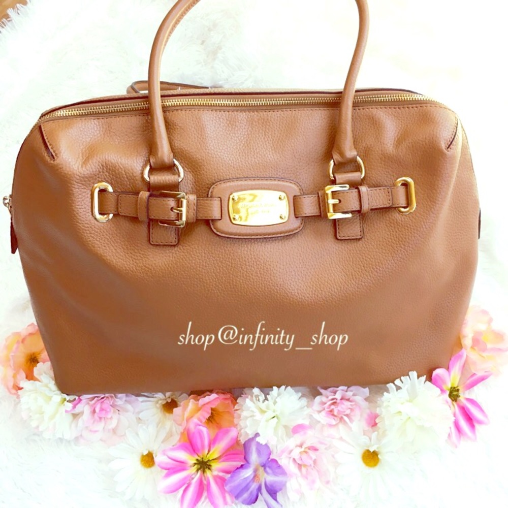 ⭕️Sale today only!⭕️Michael Kors HamiltonWeekender