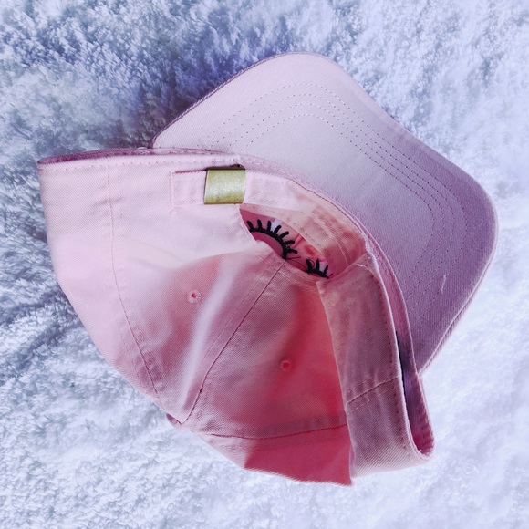 || HP ☀️ || Pink "Eyelashes" Embroidered Cap Hat - Picture 4 of 4