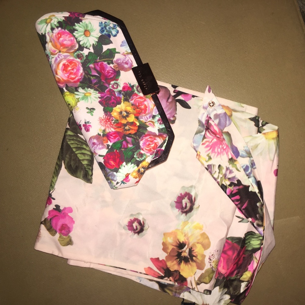 TED BAKER SCARF AND CLUTCH