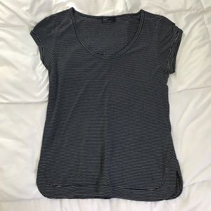 Gap tee