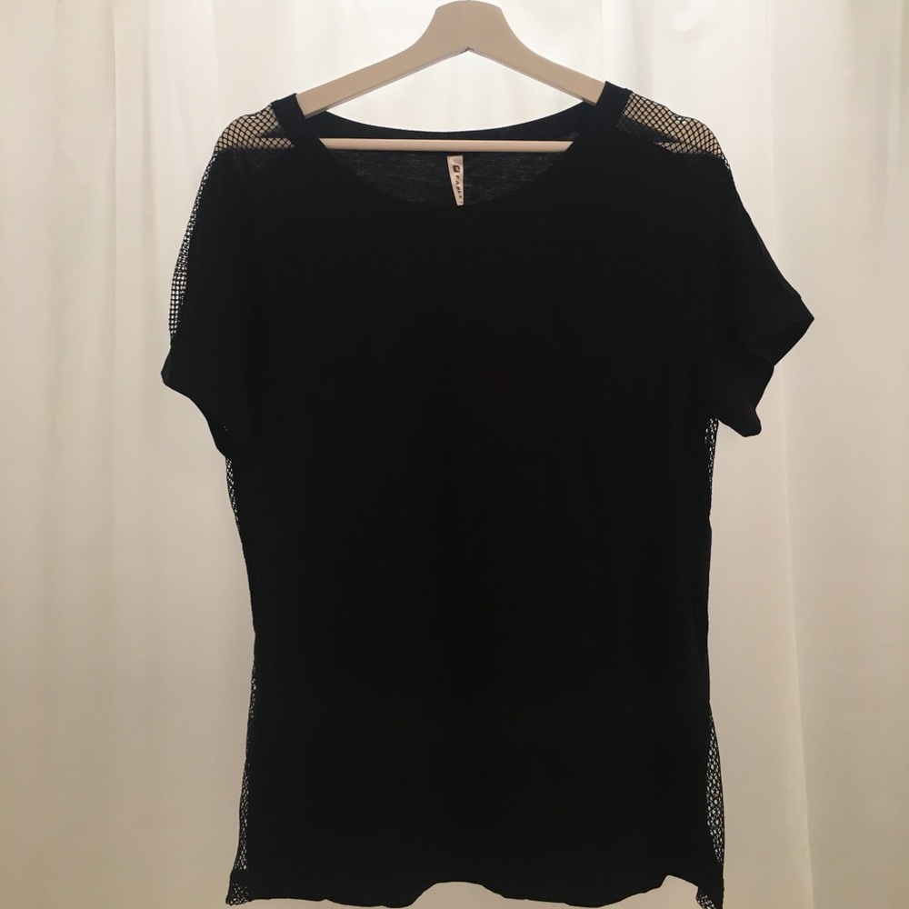 SALE 🔴 Fabletics Black Workout Tee