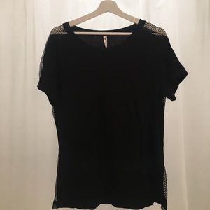 SALE 🔴 Fabletics Black Workout Tee