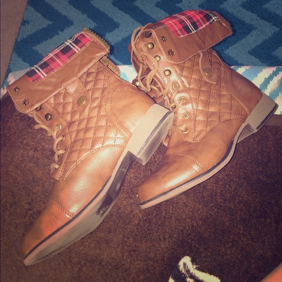 boots - Picture 1 of 4