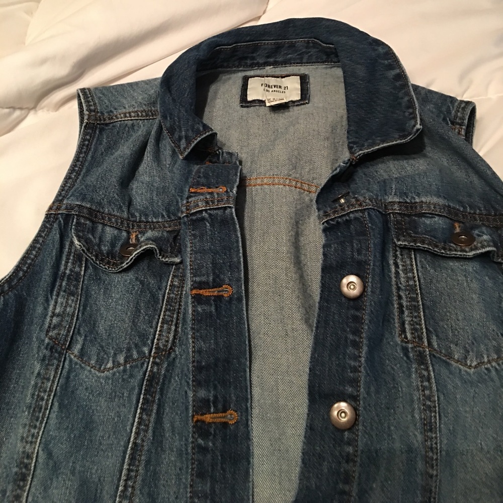 Sleeveless jean vest