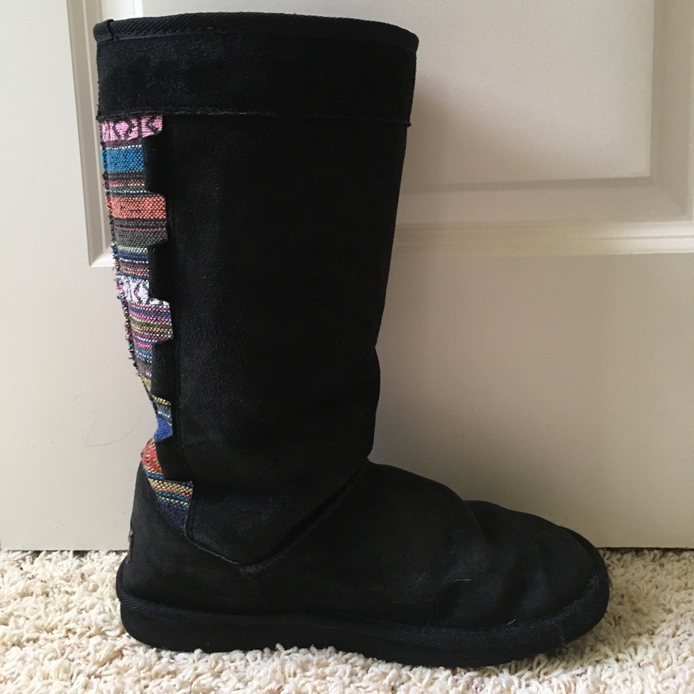 Lamo tall black fuzzy boots