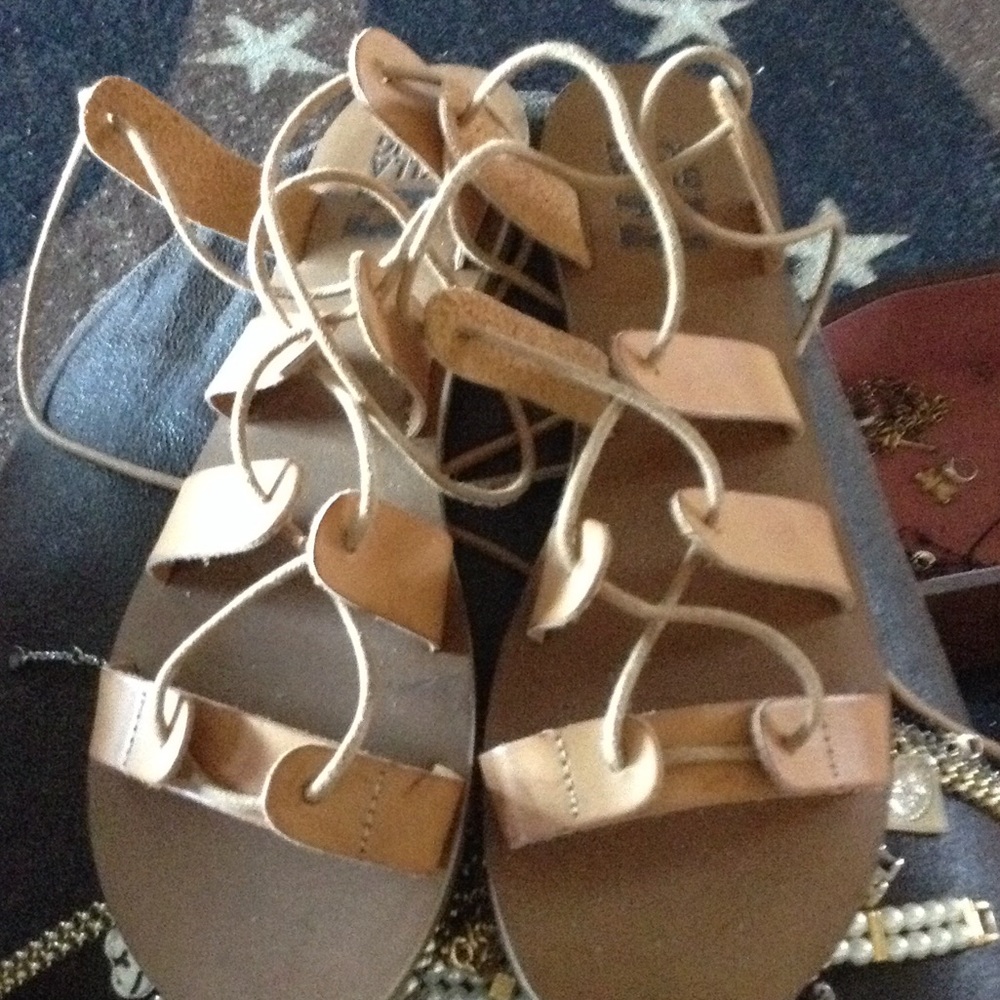 Sandles