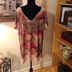NWOT DePortfolio Woman's Paisley Print top