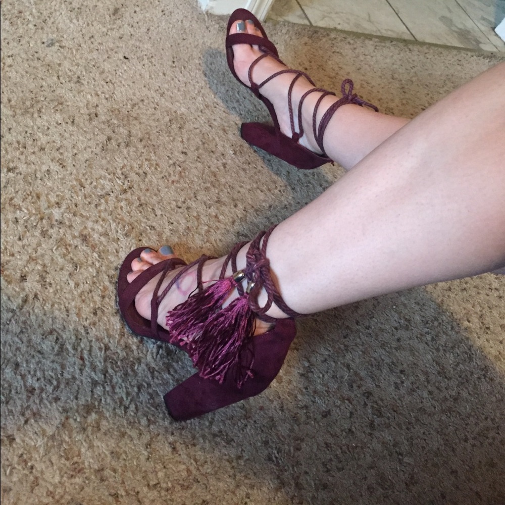 Missguided wrap-around tassel block heels like-new