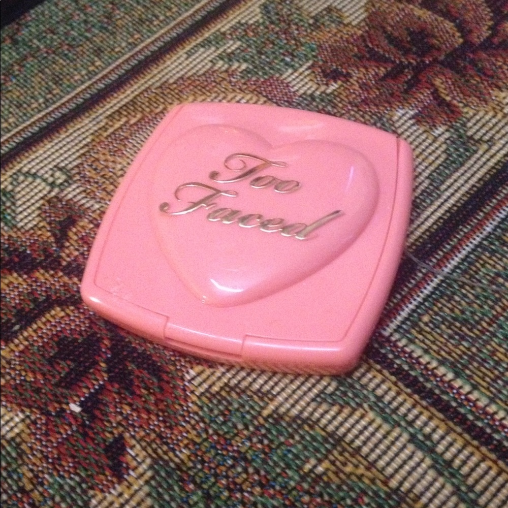 Too face blush