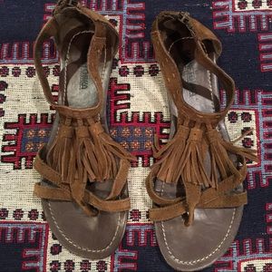 MINNETONKA • Fringe Sandals • Brown Suede • Sz 8