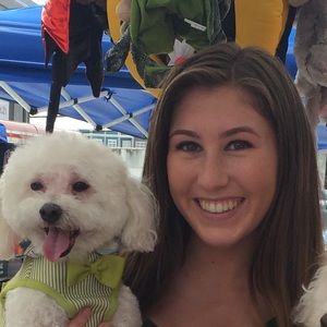 Meet your Posher, Caitlin