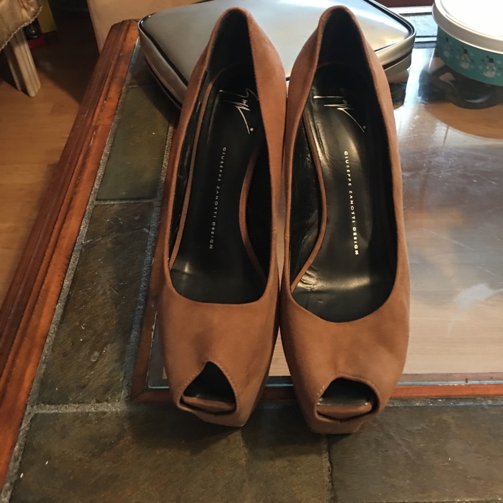 Authentic Giuseppe Zanotti pumps