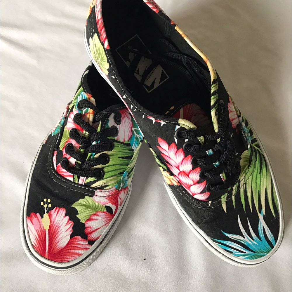 Hawaiian Vans 🌸 (size 8 W)