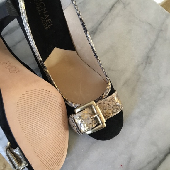 MiChAel K0rs SnaKeSkin HeEls - Picture 2 of 10