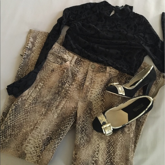 MiChAel K0rs SnaKeSkin HeEls - Picture 3 of 10