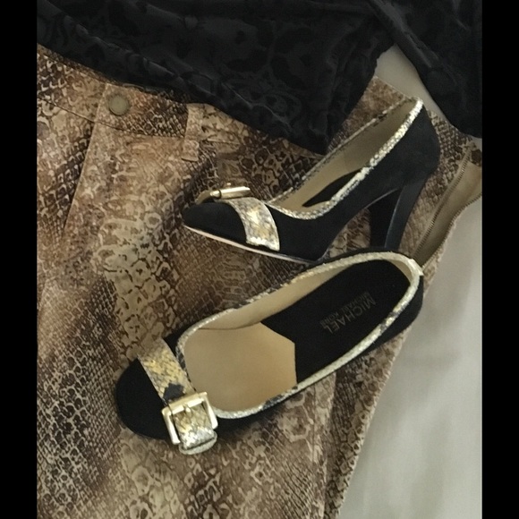MiChAel K0rs SnaKeSkin HeEls - Picture 8 of 10