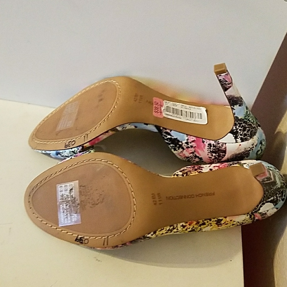 Beautiful Summer Fun Statement Heels - Picture 4 of 4
