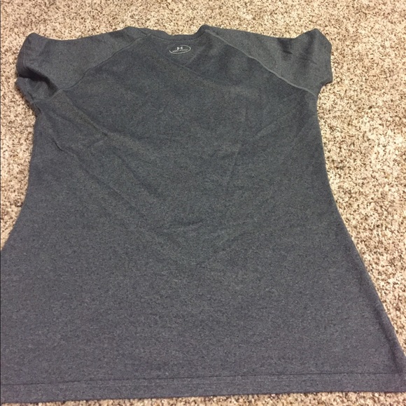Under armour workout shirt - Picture 2 of 2
