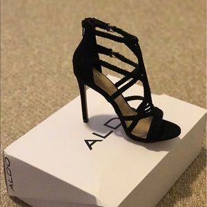 Black sinfony heels in black NEW !!