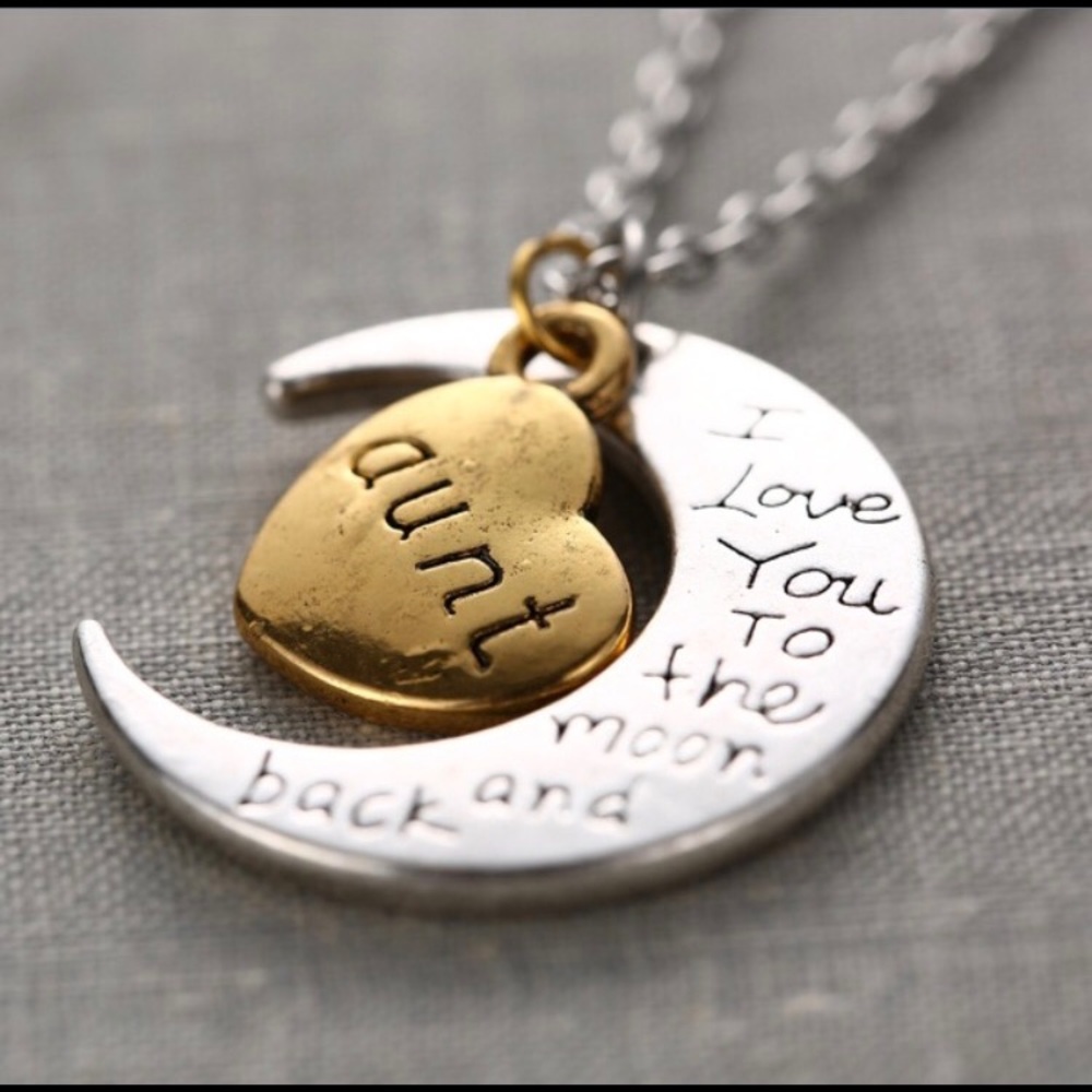 💫Aunt Charm Crescent Moon Necklace💫