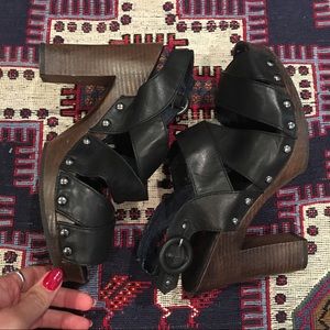 BONGO • Chunky Criss-Cross Strap Platform • Sz 8