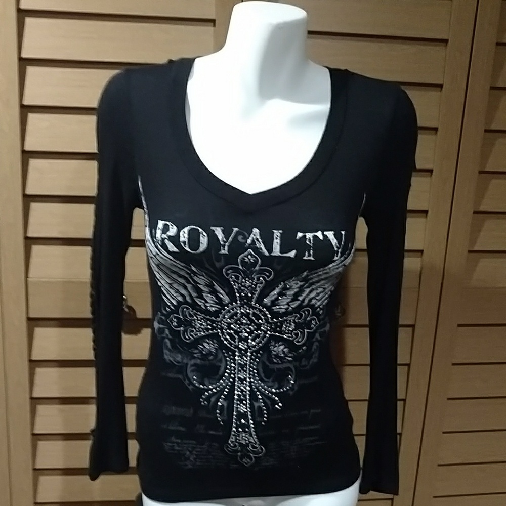 Royalty Detailed Cross/Winged Shirt Size Medium