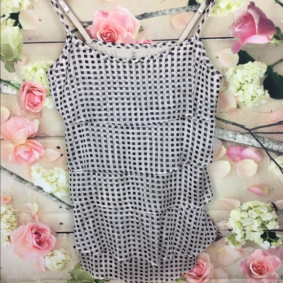 NY & CO Ruffles Layers Sheer Tank Size S - Picture 2 of 3