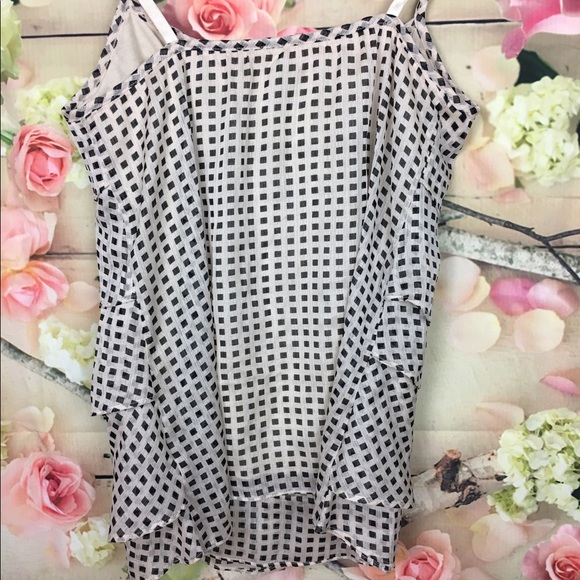 NY & CO Ruffles Layers Sheer Tank Size S - Picture 3 of 3