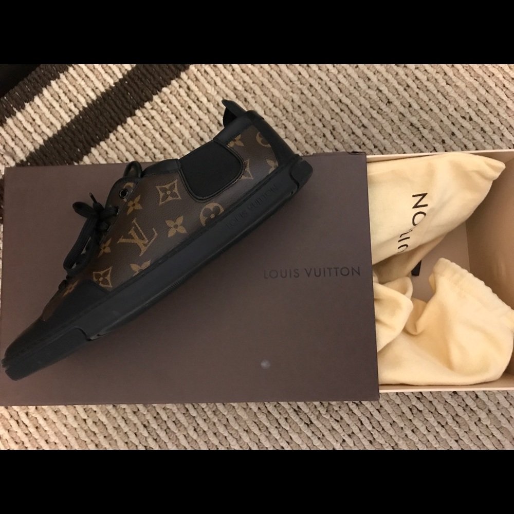 Men's gently worn Lou's Vuitton sneakers 9.5
