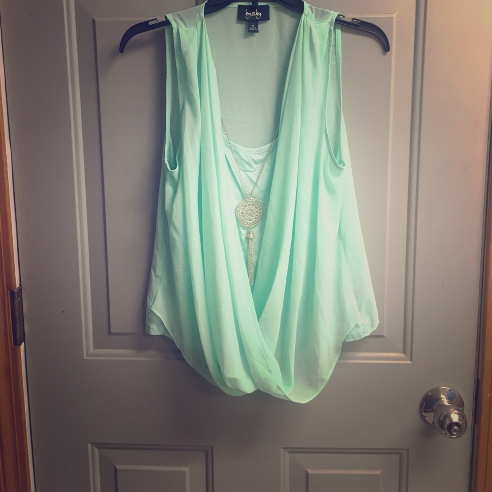 Women's sleeveless top