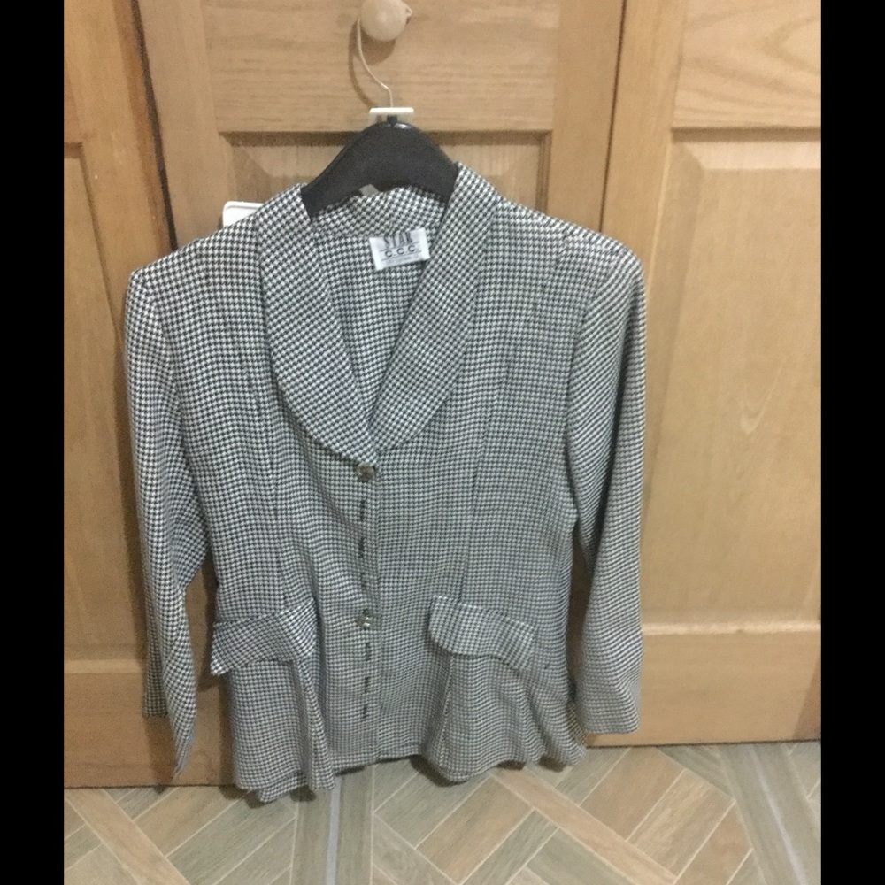 Two Piece Suit. - image 1