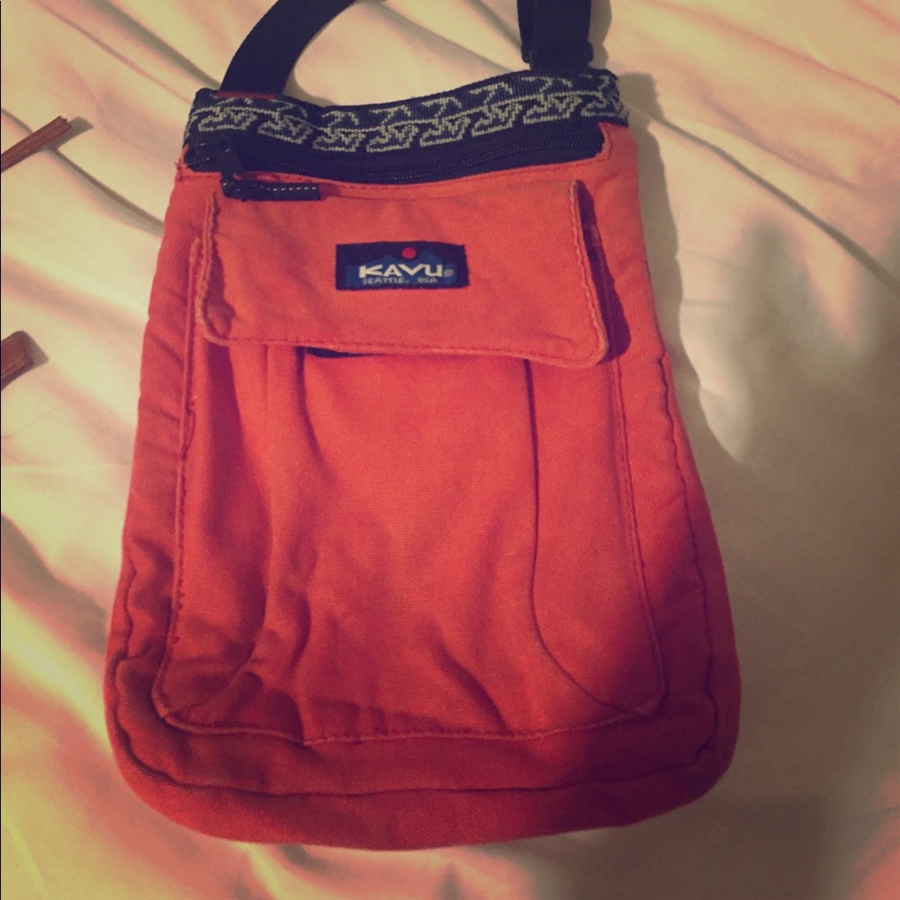 Red Kavu cross body