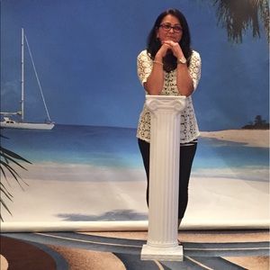 Meet your Posher, Bela