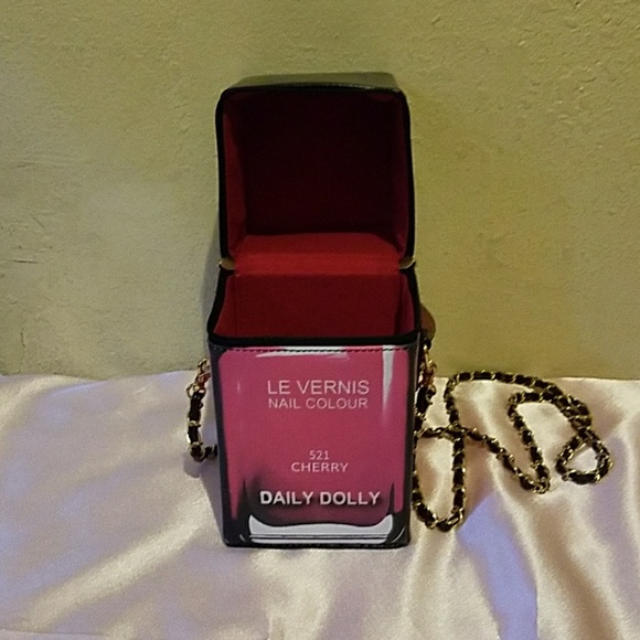 Novelty purse( pink nail polish shape) - Picture 5 of 7