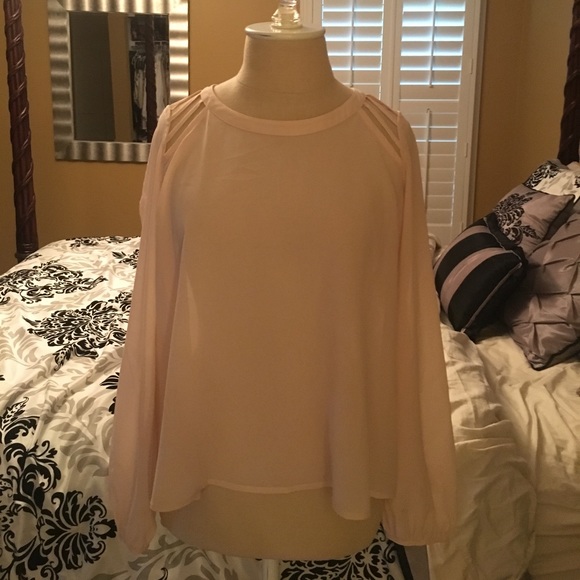 Foreign Exchange Blouse - Picture 2 of 4