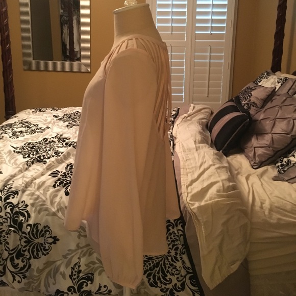 Foreign Exchange Blouse - Picture 3 of 4