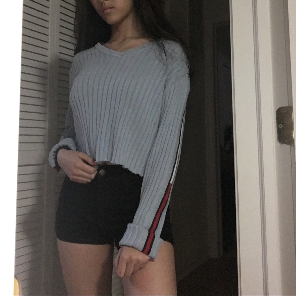 Tommy Hilfiger cropped blue sweater w/ stripes