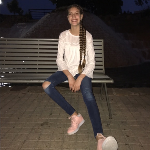 Meet your Posher, Emery - Picture 1 of 1